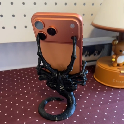 3D打印抱脸虫潮玩手办手机支架