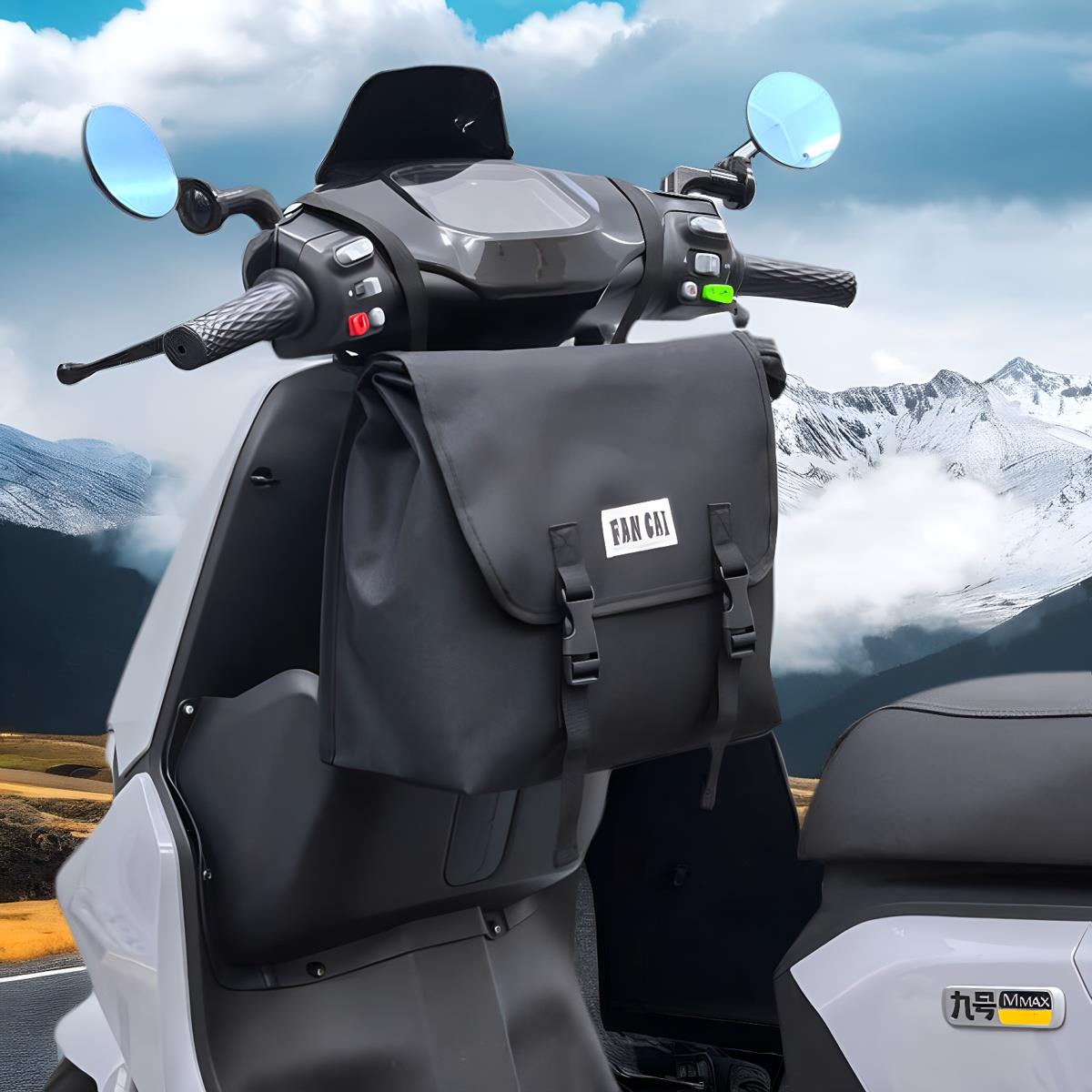 原创踏板电动车前置包头盔充电器收纳神器电瓶车坐垫通用防水挂包