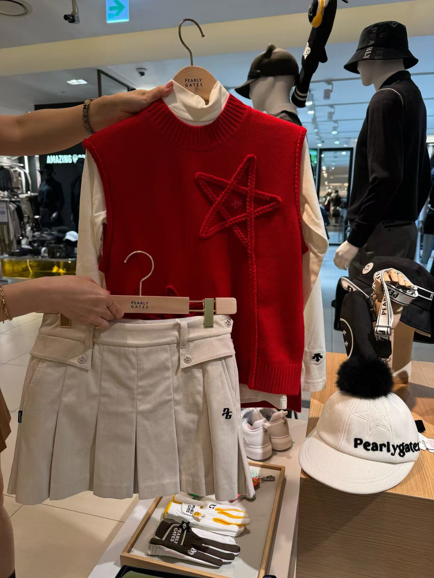 高尔夫女士新款高品质羊毛针织背心马甲不变形不起球时尚潮流百搭