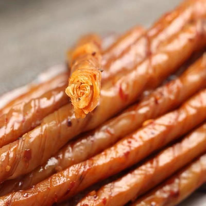 麻辣豆筋老式辣条香辣豆卷网红怀旧零食休闲小吃豆制品50袋批发