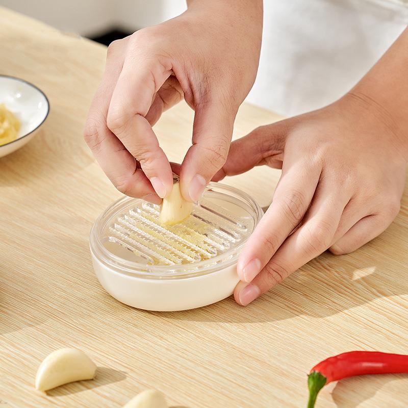 日本KM.1036.碎蒜蓉器.磨姜器 大蒜泥器捣蒜器磨姜蓉碎蒜蓉搅拌