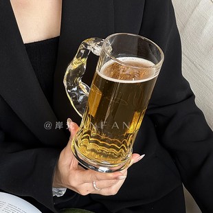 簡(jiǎn)約啤酒杯帶把透明扎啤杯大容量玻璃杯創(chuàng)意酒杯高顏值果汁冷飲杯