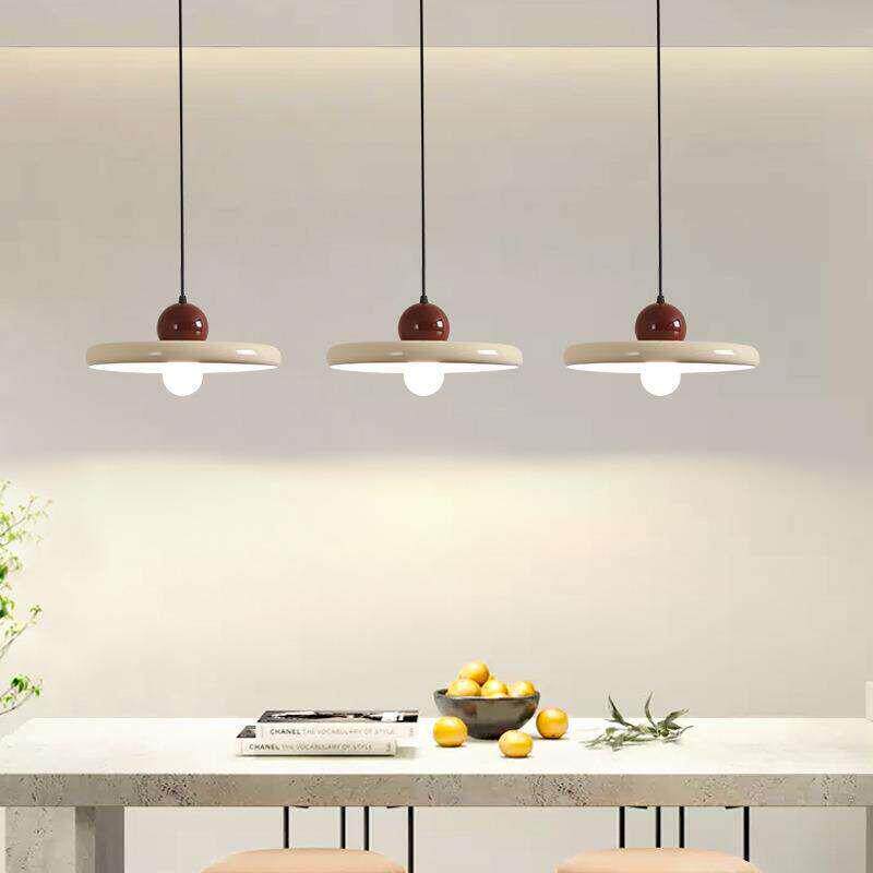 北欧简约饭厅飞碟吊灯三头餐桌灯带光源铁艺灯具