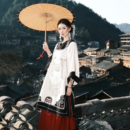 彝族新款传统民族服饰风情舞台装