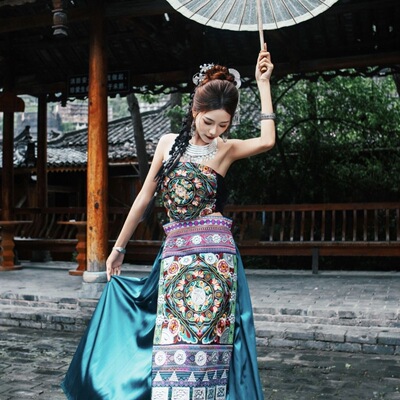 新款民族风舞台装特色傣族苗族女