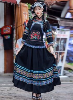 新款彩绣繁复贵州布依族演出服装