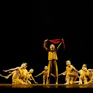 第十二届小荷风采黄河水黄河娃演出服音乐黄河谣送军粮朱德的扁担