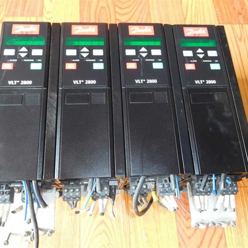 议价拆机丹佛斯变频器VLT2822PT4B20STR0DBF00A00C1 2.2KW实物图