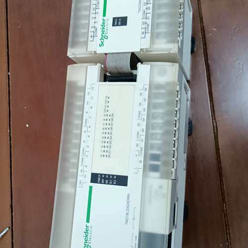 {议价}TM218LDA24DRN一台，带TM2DMM16DR