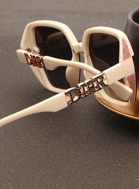 网红个性偏光太阳镜女海边星空厚边时尚潮太阳眼镜小脸开车用抗UV