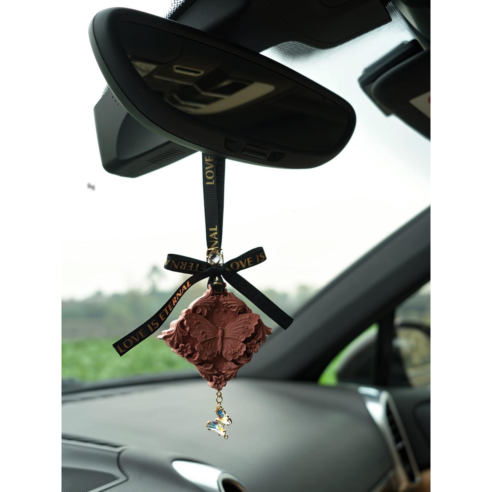 汽车车载香薰挂件复古蝴蝶高级感车饰车内香水扩香石车挂新车礼物