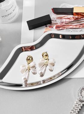 唇形轻奢不锈钢大嘴巴INS北欧首饰化装收纳托盘香薰桌面摆件礼品