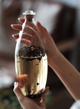 柒月里纯手工北欧风耐热玻璃瓶酒瓶冷热泡饮料瓶密封花器冷凝茶具