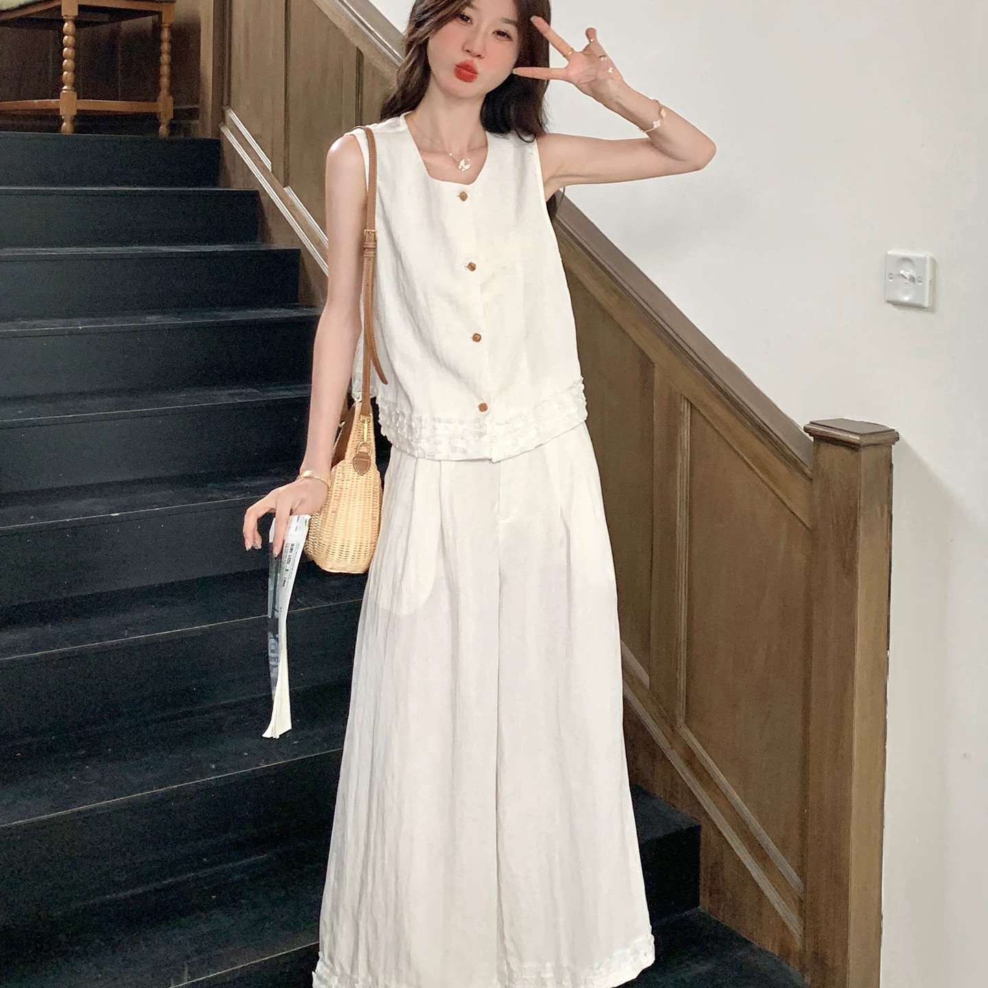 韩系米白色无袖棉麻T恤上衣套装女夏季新款绝美花边阔腿裤两件套