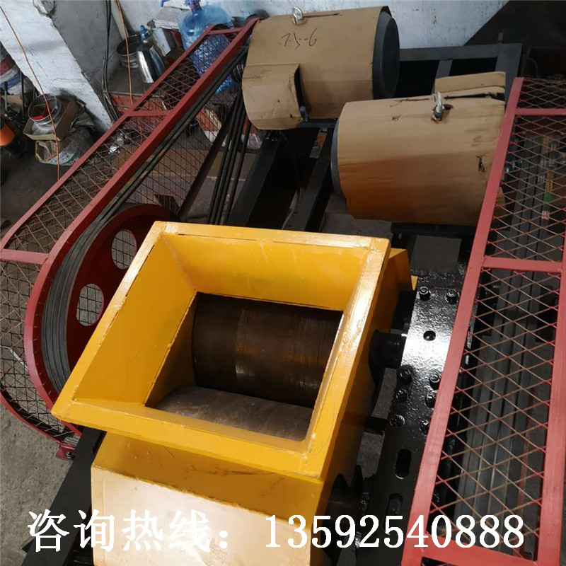 对辊破碎机液压炉渣煤炭双齿辊式制砂机挤压式煤矸石河卵石粉碎机
