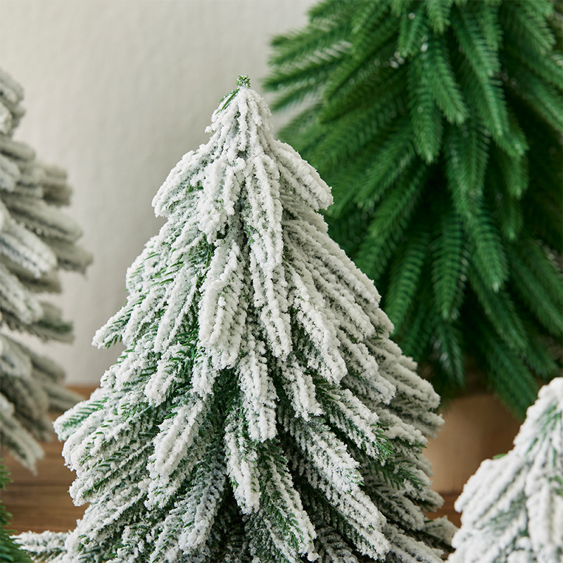 新款圣诞节落雪PE植绒圣诞树摆件家用商场橱窗节日场景装饰品