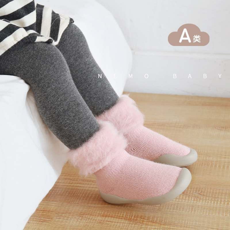 儿童鞋袜冬季新品加厚拉绒保暖宝宝地板鞋袜外穿隔凉加绒长筒鞋子