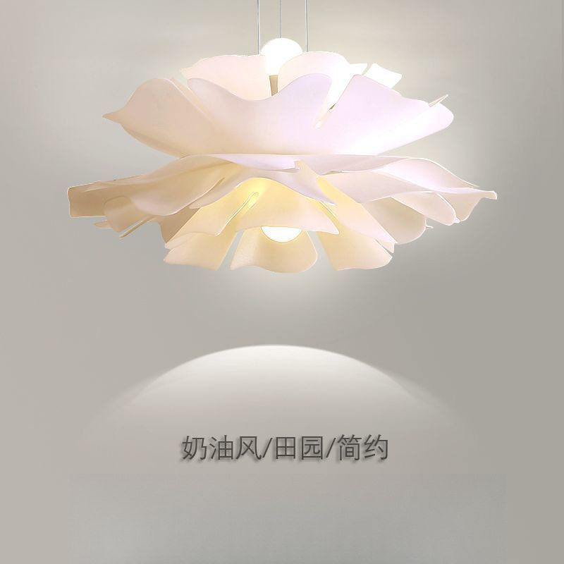 卧室吊灯简约现代网红少女奶油风创意花朵餐厅主灯花瓣儿童房灯具