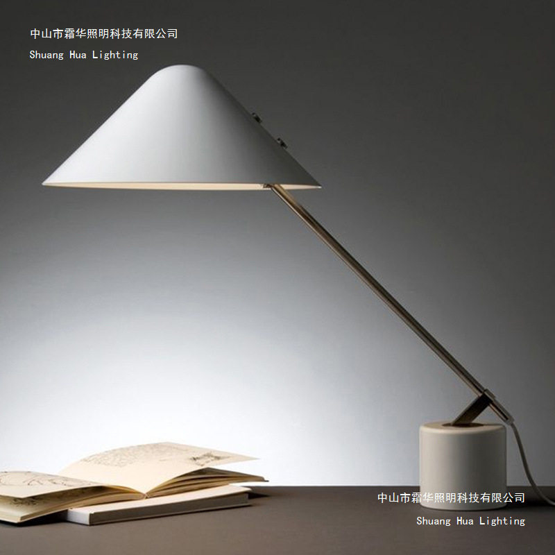 北欧简约创意书桌台灯设计师样板房客厅书房后现代大理石轻奢台灯