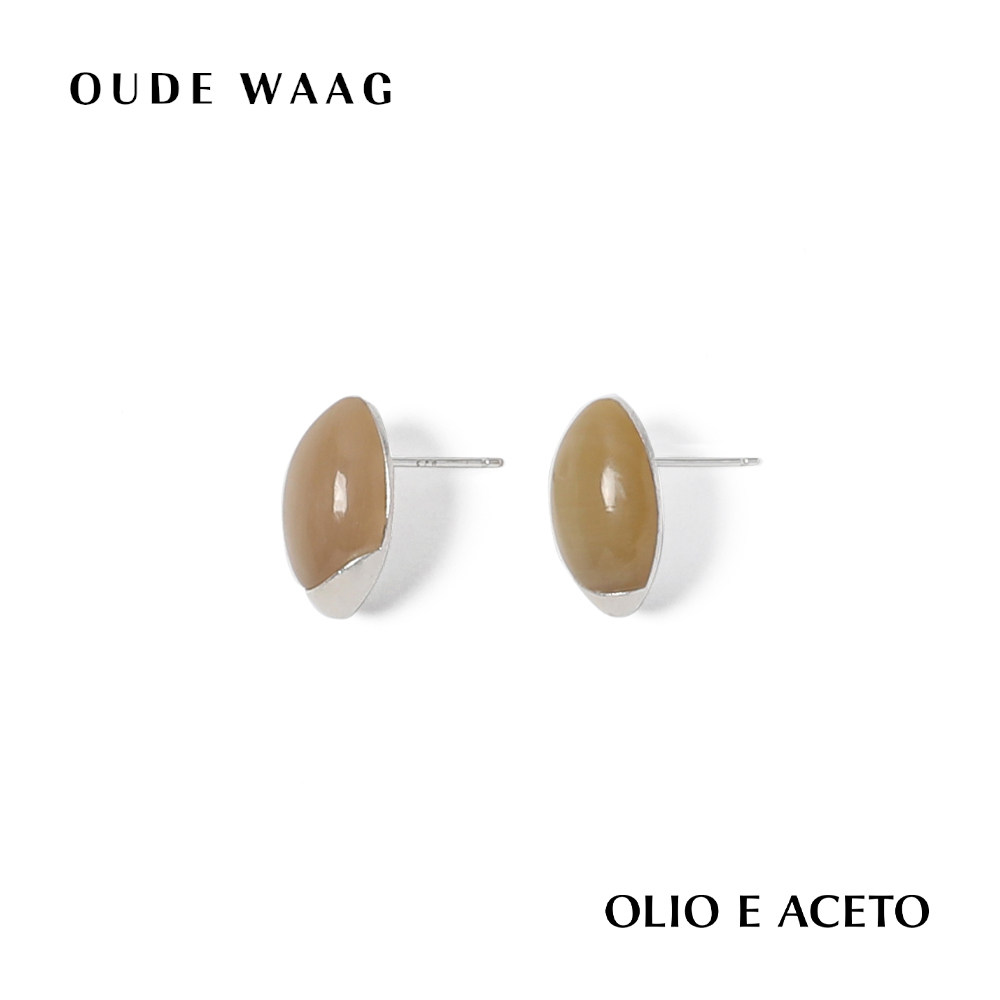 OLIO E ACETO X OUDE WAAG 25秋冬 小巧精致纯银白牛角榛果耳环