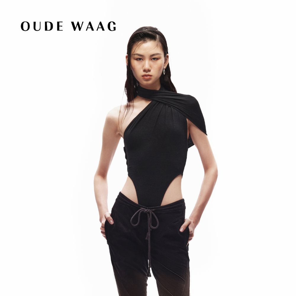 OUDE WAAG  优雅设计感勾勒曲线绕脖女装连体衣