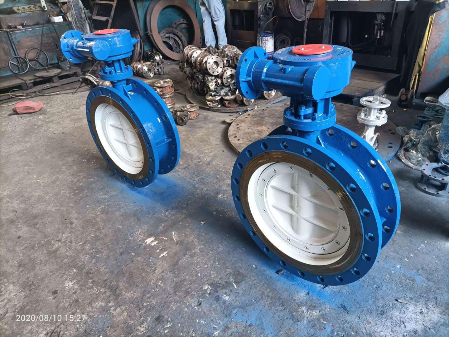 凯德斯 D643W-16C气动硬密封法兰蝶阀 三偏心多层次