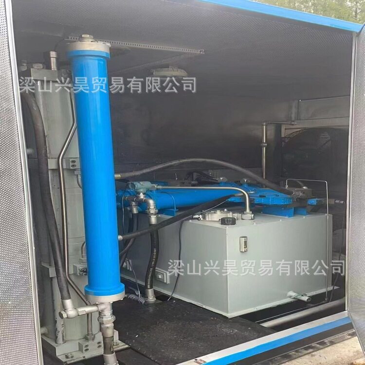 万泰2400方高压液压活塞压缩机