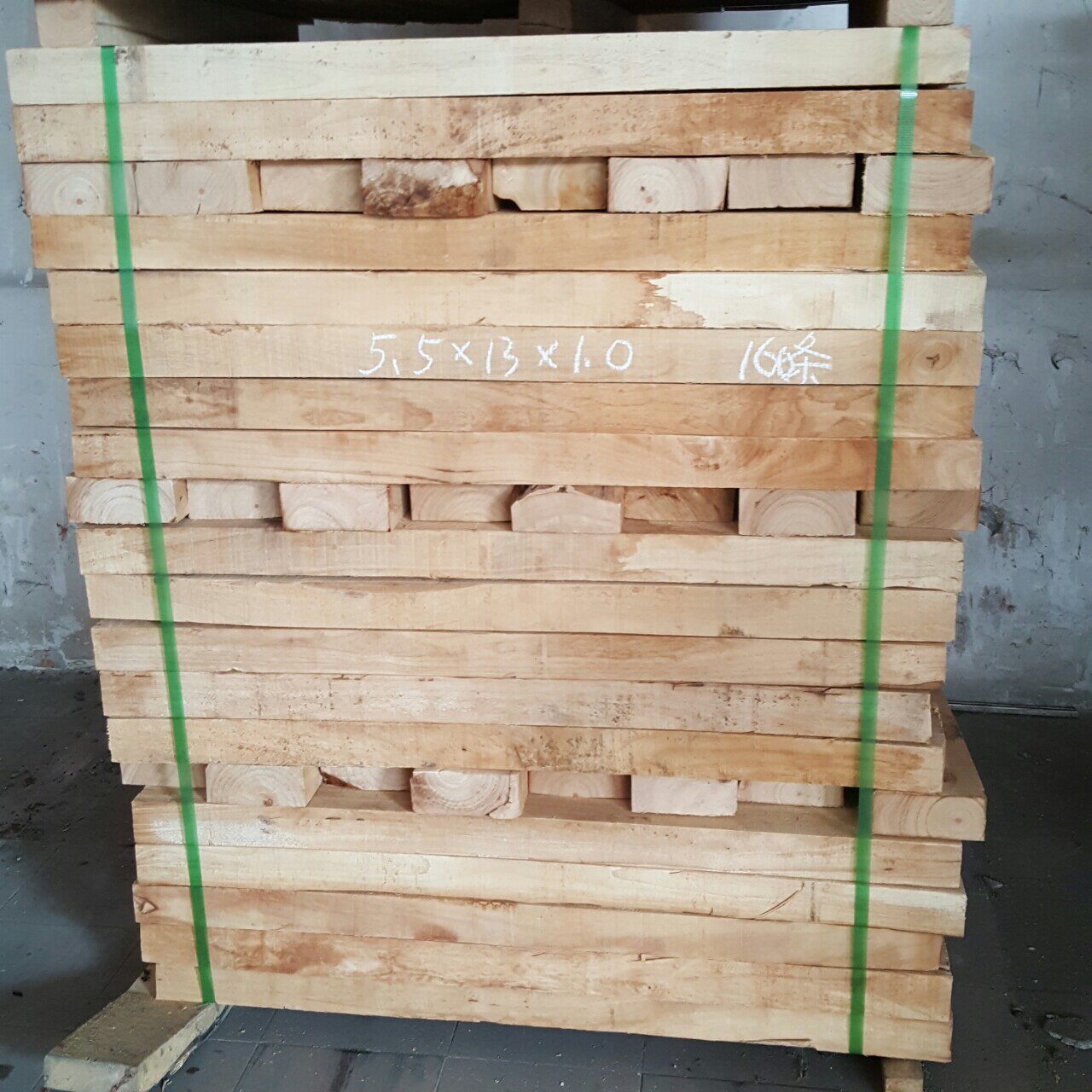 批发供应橡胶木实木板楼梯规格家具料5.5x13x130