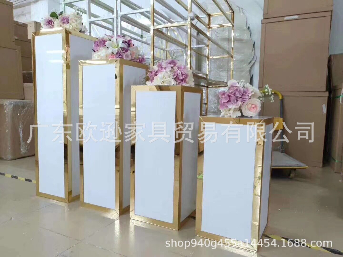 热销PVC方柱婚庆甜品台