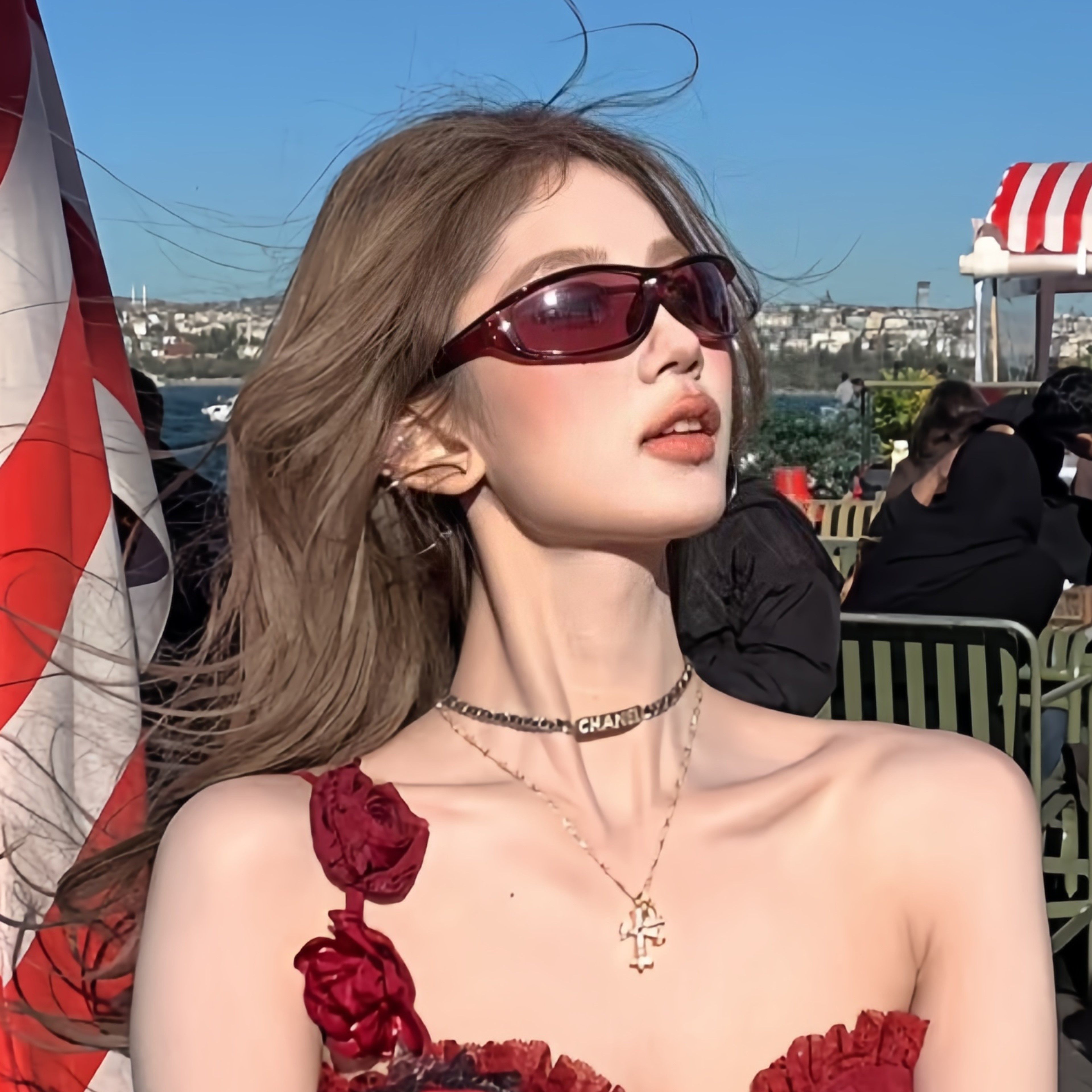 复古Y2K辣妹风红咖墨镜女时尚街拍个性海边防紫外线户外太阳眼镜