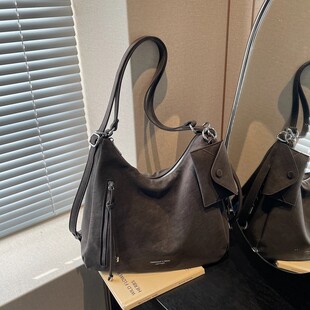 新款韩版ins潮流高级感托特包时尚大容量单肩斜挎包背包带挂件