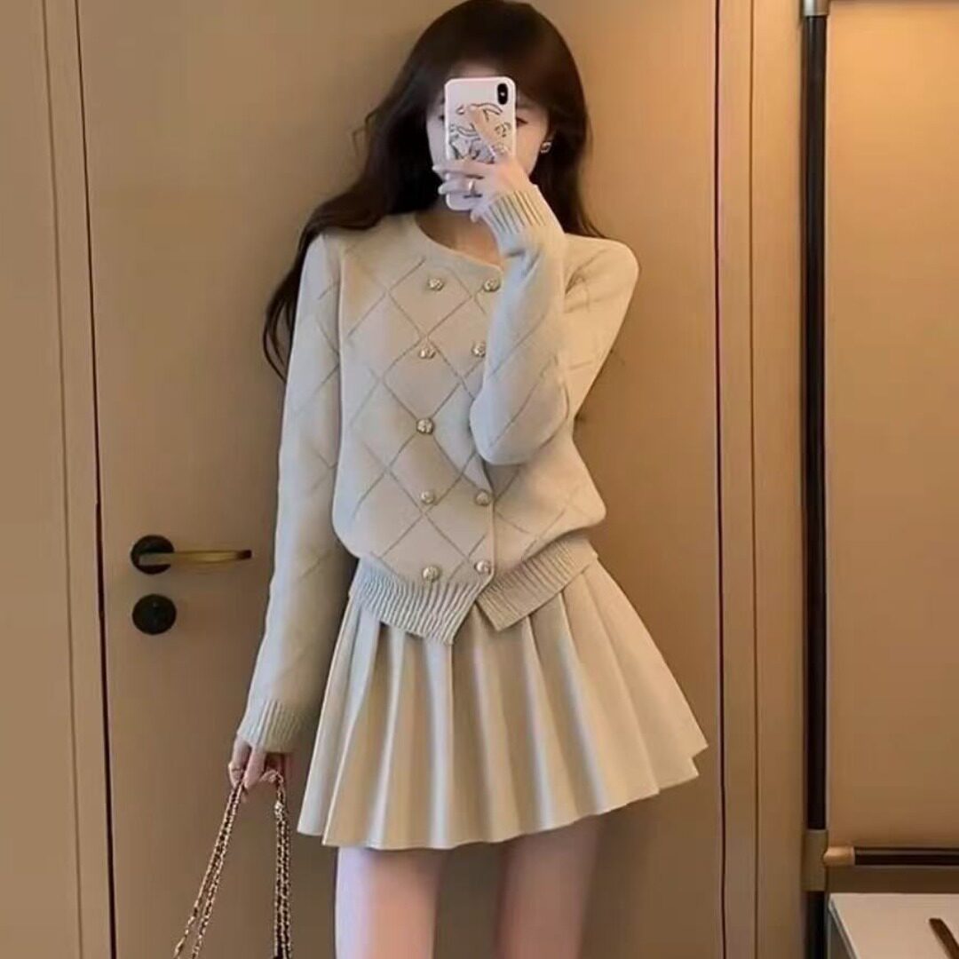 小香风卡其色针织套装女2026新款秋季穿搭一整套上衣半身裙两件套
