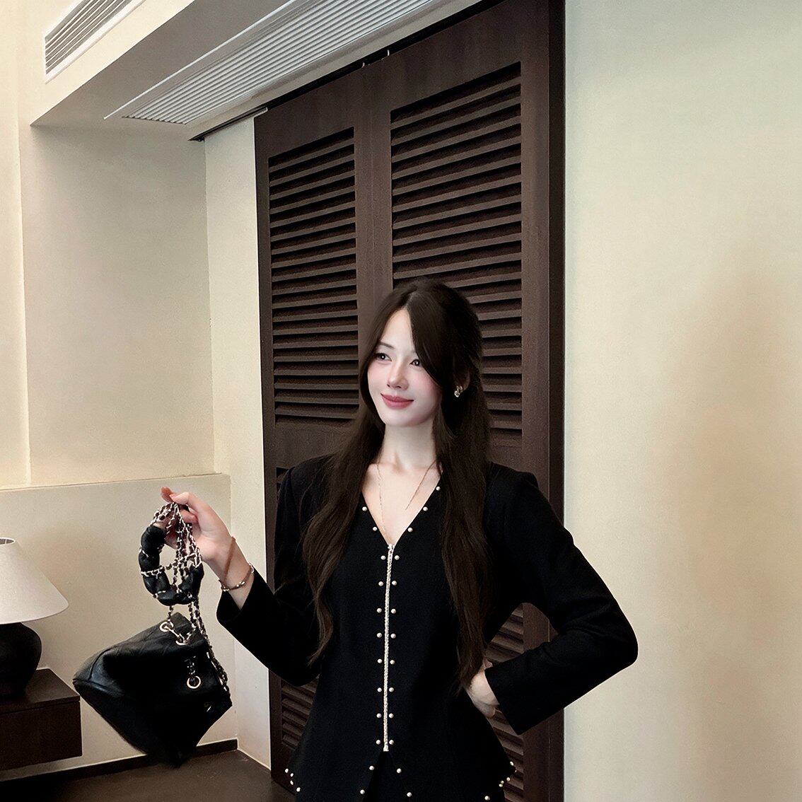 实拍大码女装秋季高级感珍珠拉链外套黑色显瘦A字半身裙两件套