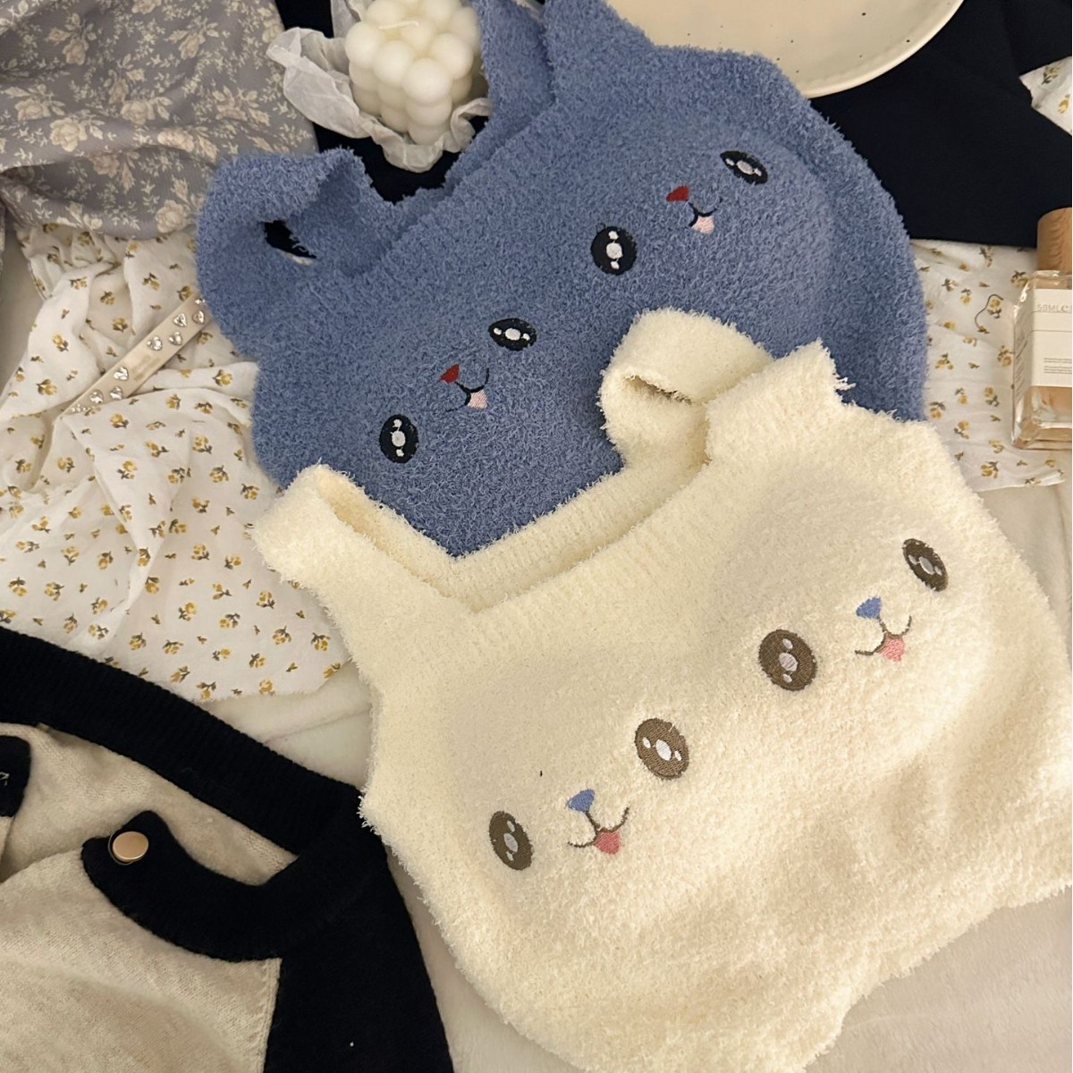 可爱超萌保暖背心女2024新款秋冬带胸垫加绒加厚发热羊羔绒打底衫