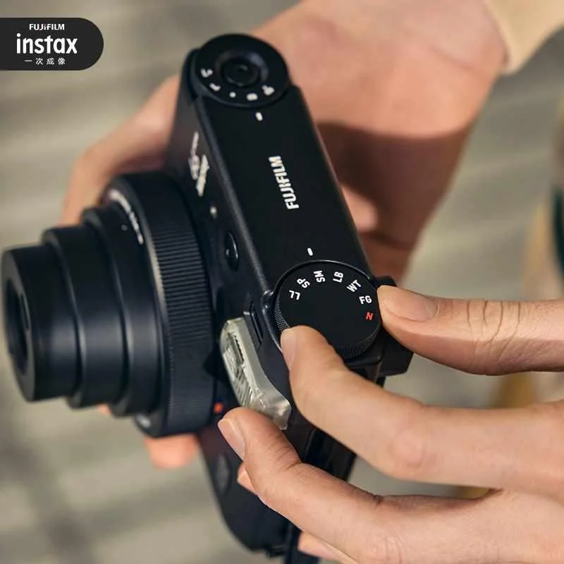 富士拍立得相机instaxmini99 复古款傻瓜相机自带美颜胶片迷新品