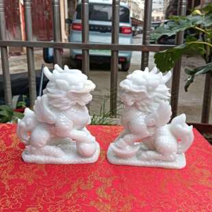 厂家夜光进宝麒麟一对摆件仿白玉麒麟供奉摆设工艺品