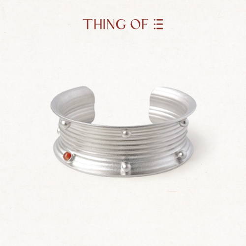 [宋佳同款] THING OF E【赤】系列 圆形水波纹包镶宝石宽版手镯