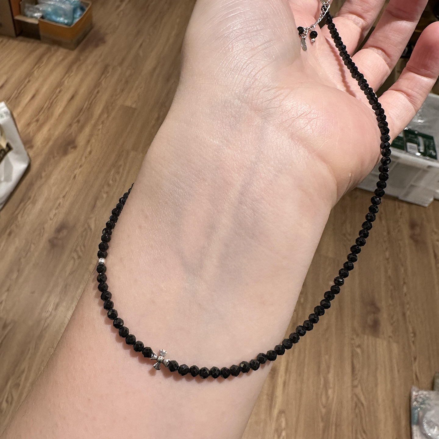 S925银切面黑尖晶圆珠鸢尾十字项链女时尚百搭简约锁骨链 N19275