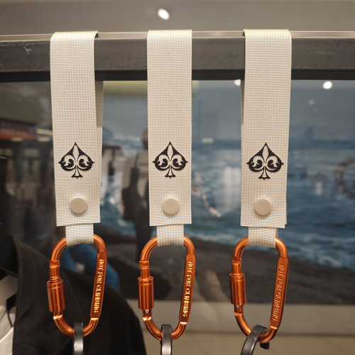 定制logo服装店挂板陈列挂衣织带S钩吊环挂衣服层次感调高度装饰
