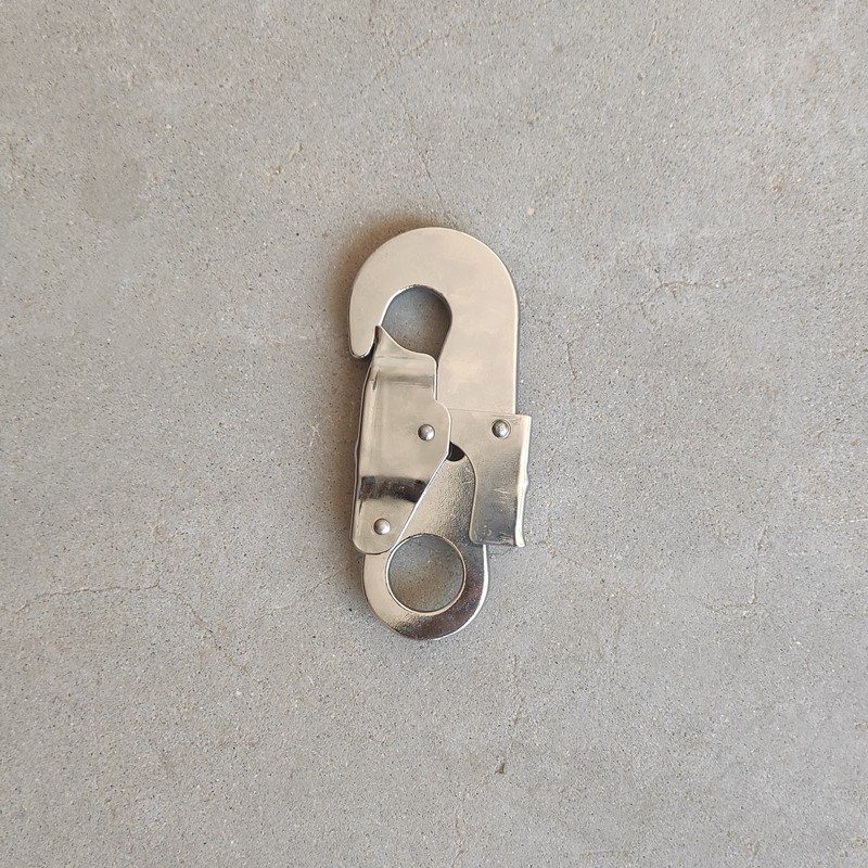 安全带大挂钩镀铬锌三角板钩环形钩脚手架挂钩高空作业大开口