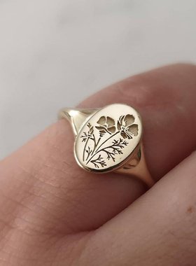 . Delicate Oval Wildflowers Ring Dainty Classic and Exquisi
