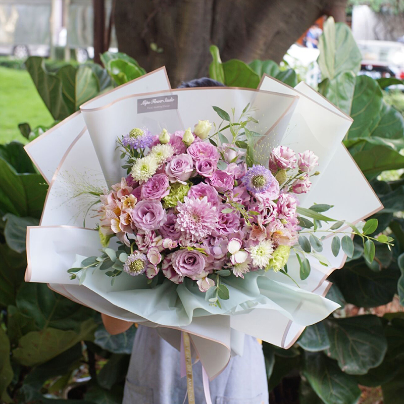 金边果冻膜轻奢时尚边框雾面纸鲜花礼物包装纸花束圣诞苹果包花纸