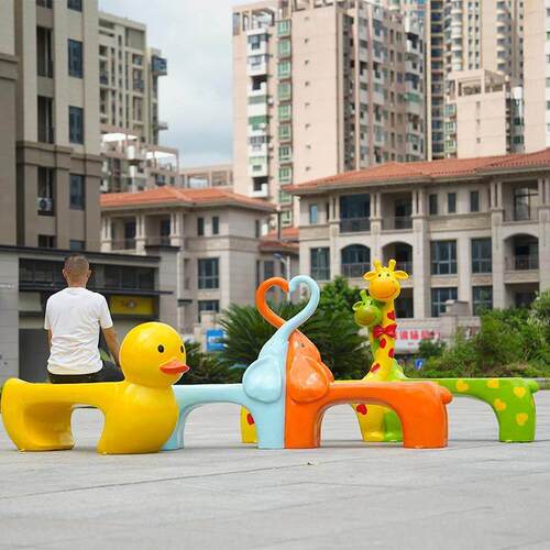 卡通长颈鹿动物座椅雕塑户外大摆件玻璃钢幼儿园景区园林休闲坐凳