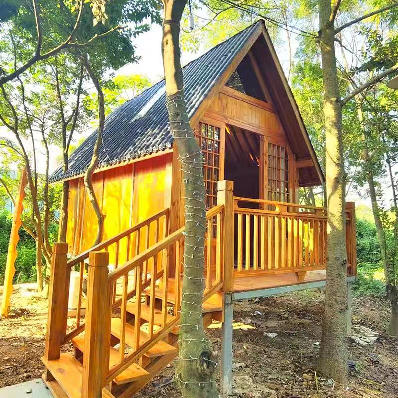 户外幼儿园小木屋庭院儿童游乐攀爬游戏房防腐木移动别墅景观树屋
