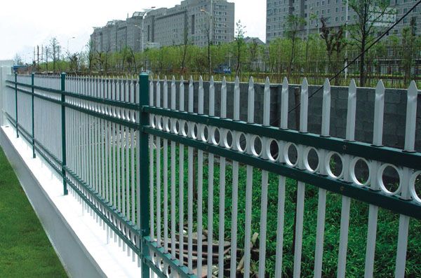 爆品销热镀锌钢围栏烤漆围墙铁艺栏杆不锈钢户外金属铁丝栅栏氟品