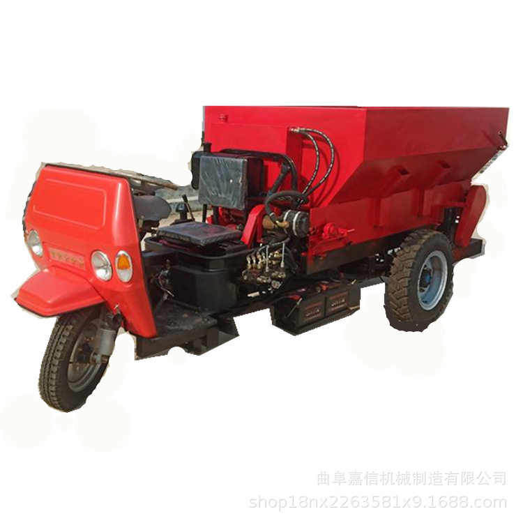 有机颗粒肥三轮撒肥车 小型农用柴油撒粪车 四轮牵引式农田撒粪车