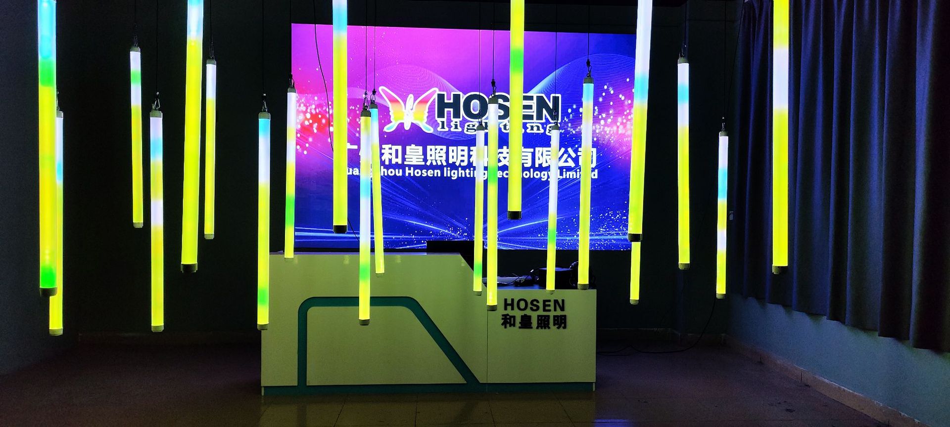 厂家直销 LED舞台升降灯管商场展厅酒吧发光灯管数控矩阵悬浮球