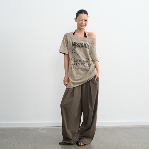 夏季设计感宽领短袖T恤