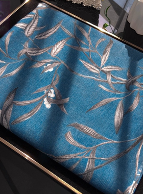 高端蓝色花卉印花羊毛围巾女秋冬季轻薄长款披肩刺绣复古保暖围脖