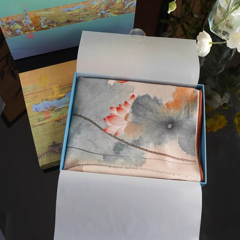 中国风真丝荷花大方巾男女通用外搭装饰围巾国风丝巾印花水墨新款